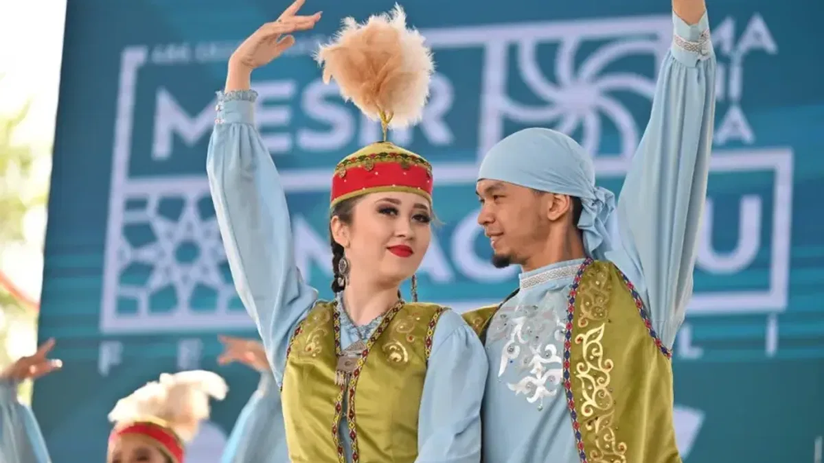 Uluslararası Halk Dansları Toplulukları Manisa’yı büyüledi
