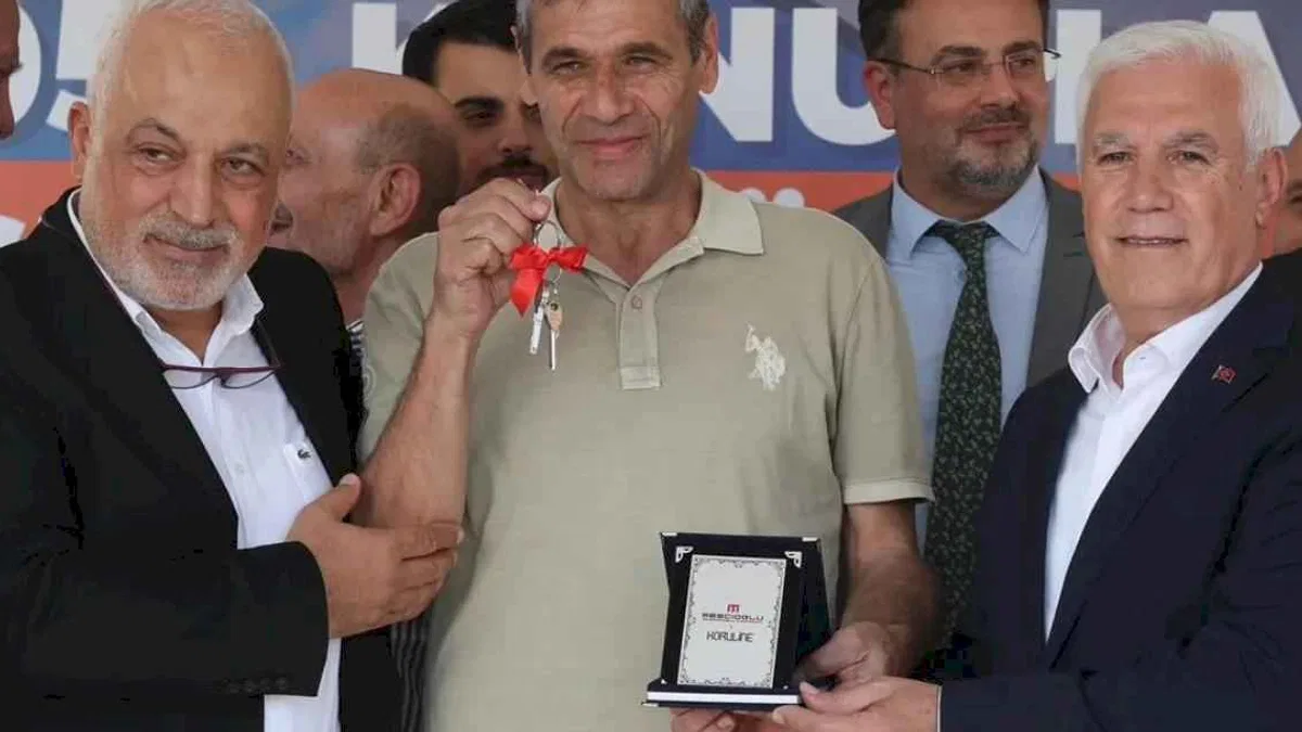 Bursa'daki büyük dönüşümde ilk anahtarlar teslim edildi