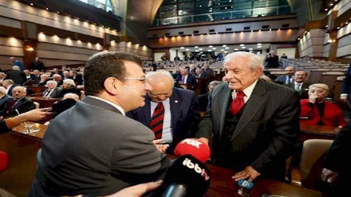 Duayen siyasetçilerden İmamoğlu'na destek ziyareti