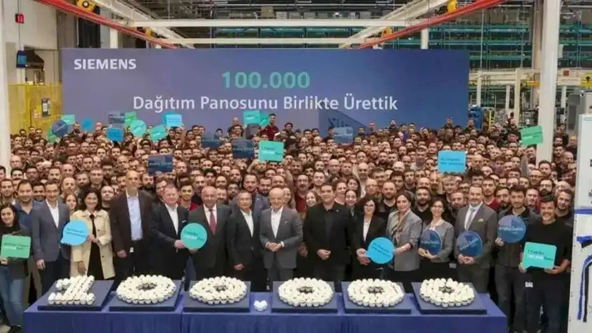 Siemens Türkiye, Gebze Fabrikası'nda 100.000’inci Orta Gerilim Panosunu Üretti