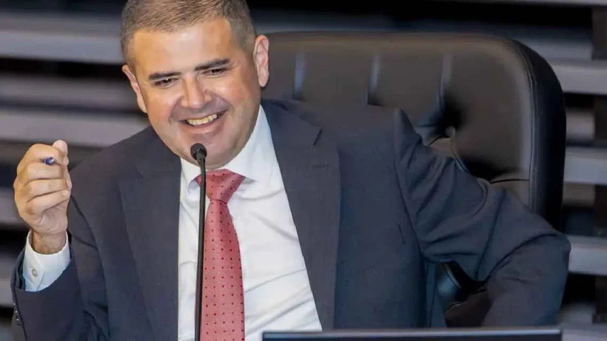 Mezitli Belediye Başkanı CHP'den ihraç edildi