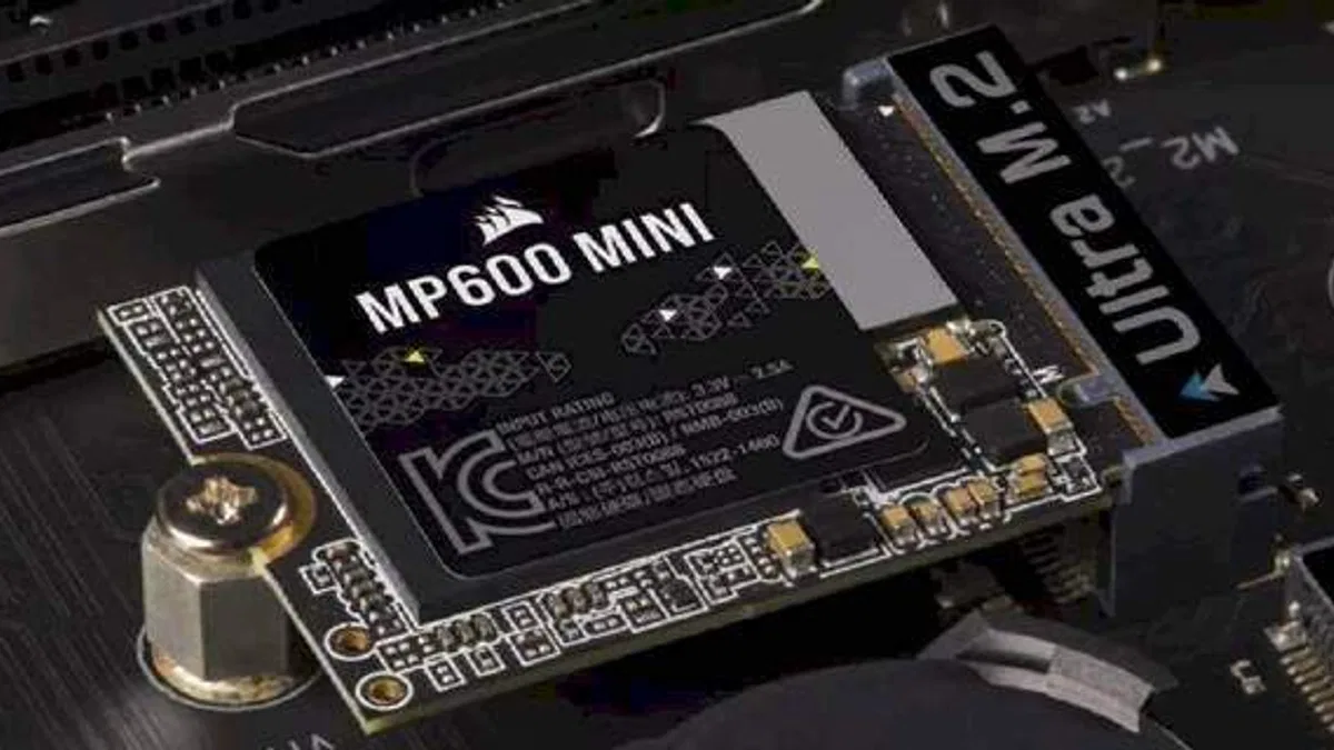 Steam Deck Uyumlu M.2 2230 SSD: Corsair MP600 Mini