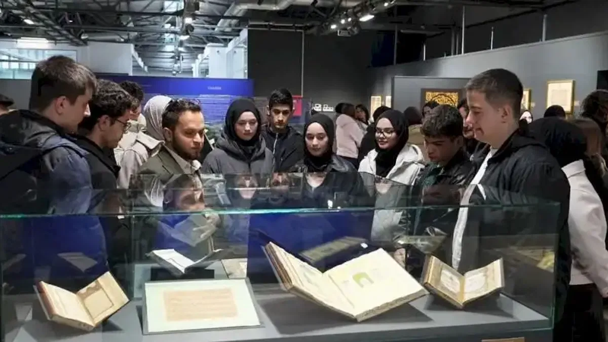 Kocaelili gençler, 'Mukaddes Emanetlere' sahip çıkıyor