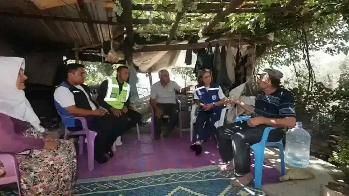 Muğla Büyükşehir’den Seydikemer’de yangın sonrası üreticiye destek