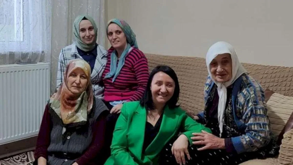 Zekiye Tekin'den Pazaryeri'nde gönülleri kazanmaya devam