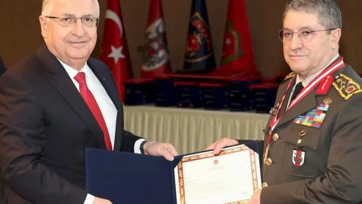 Bakan Güler'den TSK'ya övgü, teröre net uyarı
