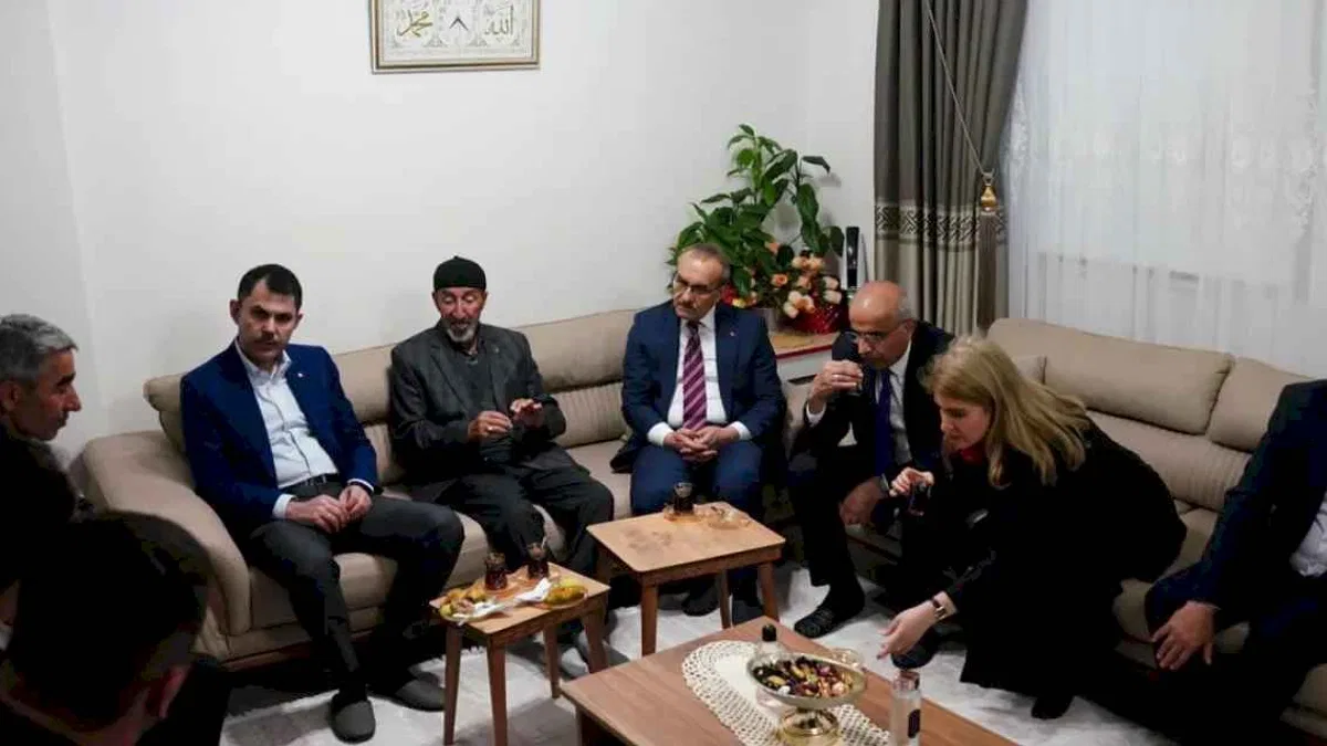 Bakan Kurum Malatya'da köy evine konuk oldu