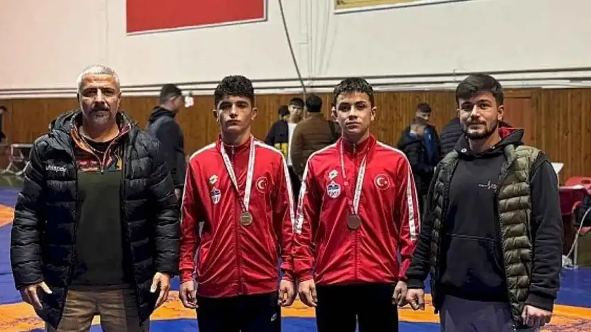 Kahramankazan Belediyespor Güreş Takımı, Ankara Okullar Arası İl Şampiyonası'ndan madalyayla eve döndü