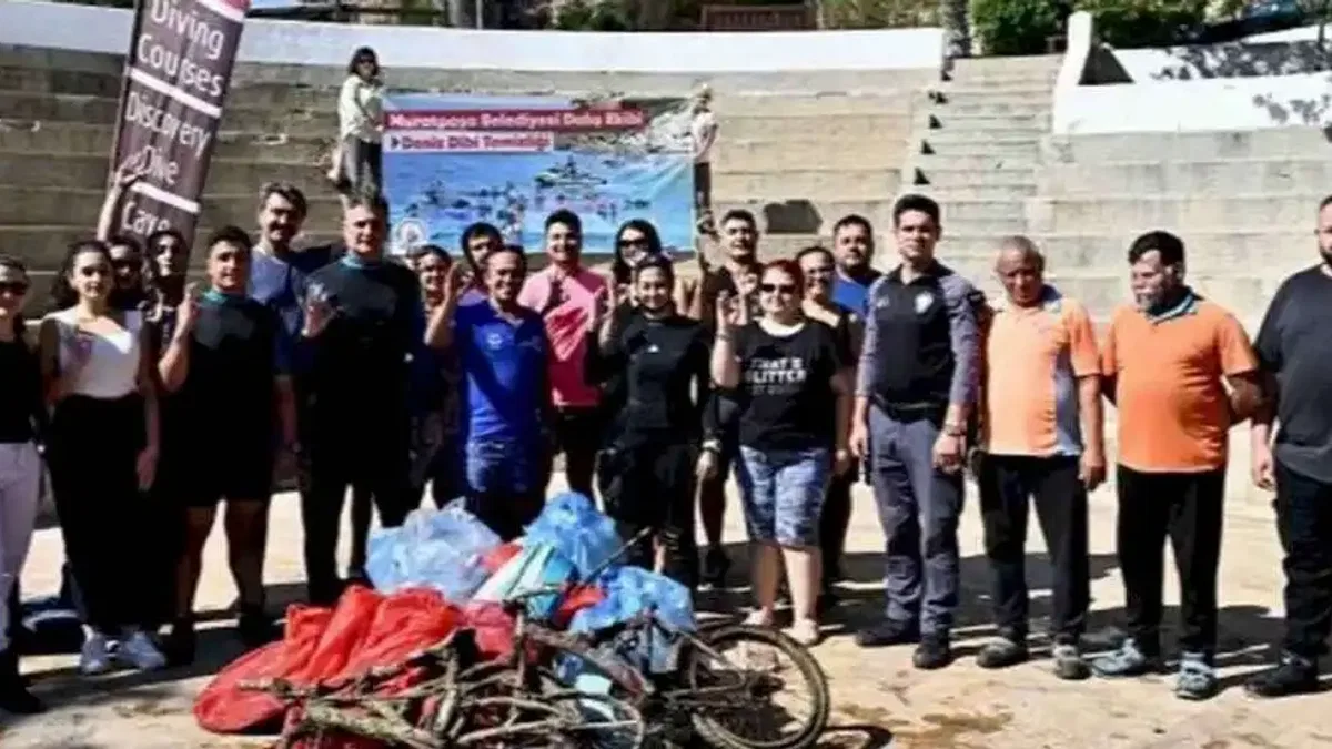 Antalya Kaleiçi Yat Limanı’nda deniz dibi temizliği yapıldı