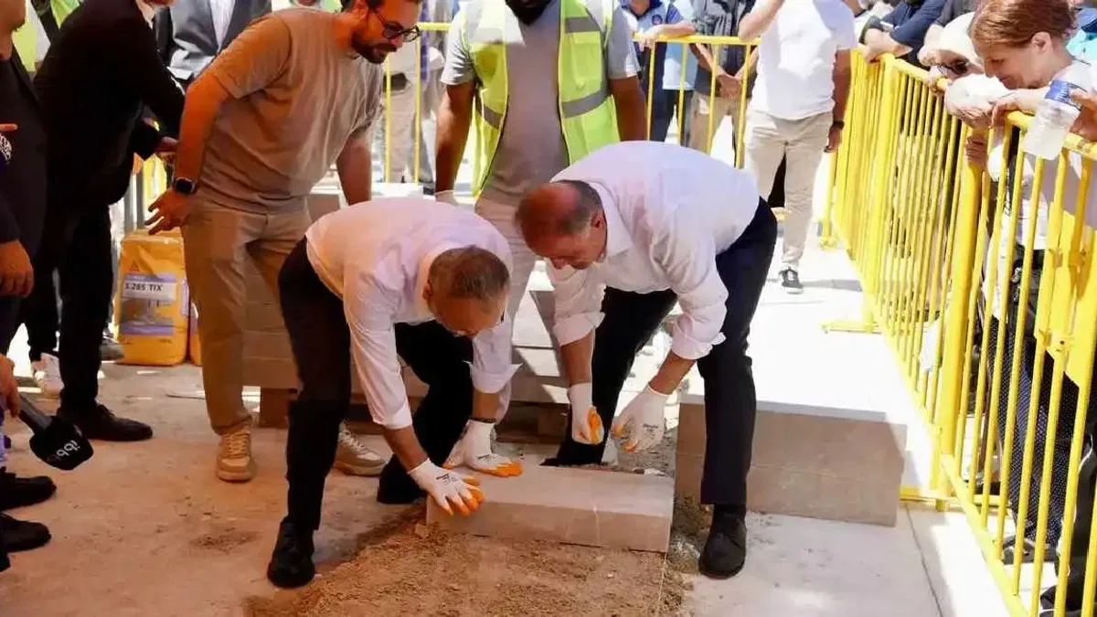Eyüpsultan Meydanı yenileniyor... İlk taşı Nuri Aslan koydu
