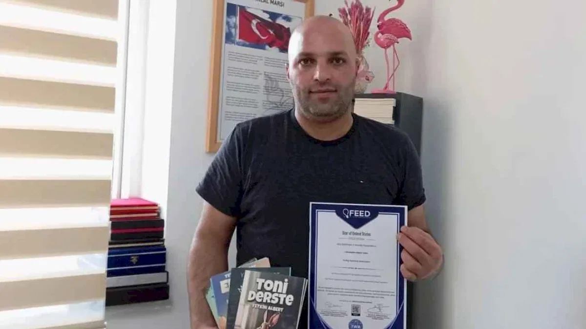 Uluslararası Yazar Albert Yetkin, IWA 2024'te altın madalya kazandı