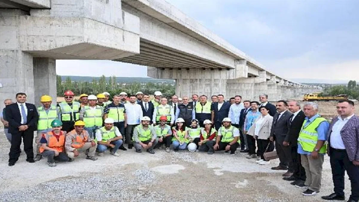 Ankara-İzmir hattı 2027'de 'hızlı' gelecek