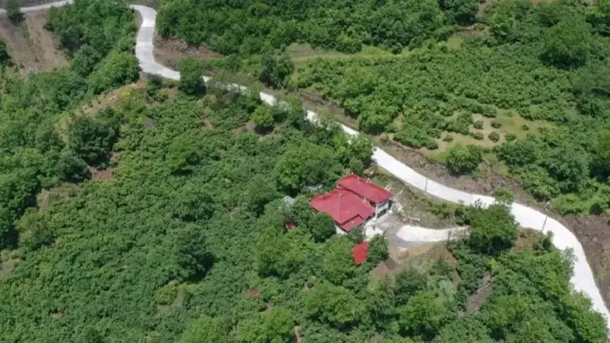 Ordu ile Tokat’ı bağlayan yolda beton çalışması