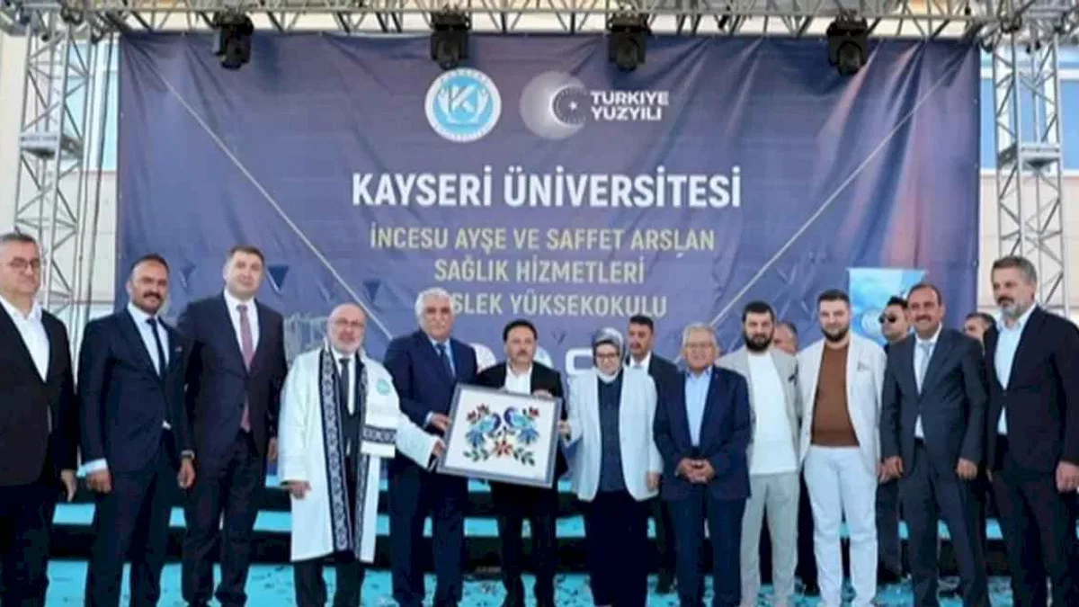 Ayşe ve Saffet Arslan Sağlık Hizmetleri Meslek Yüksek Okulu açıldı