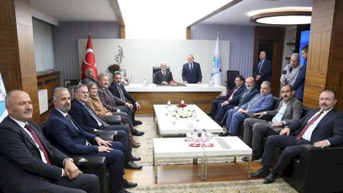 Mustafa Elitaş'tan Kayseri Büyükşehir çıkarması