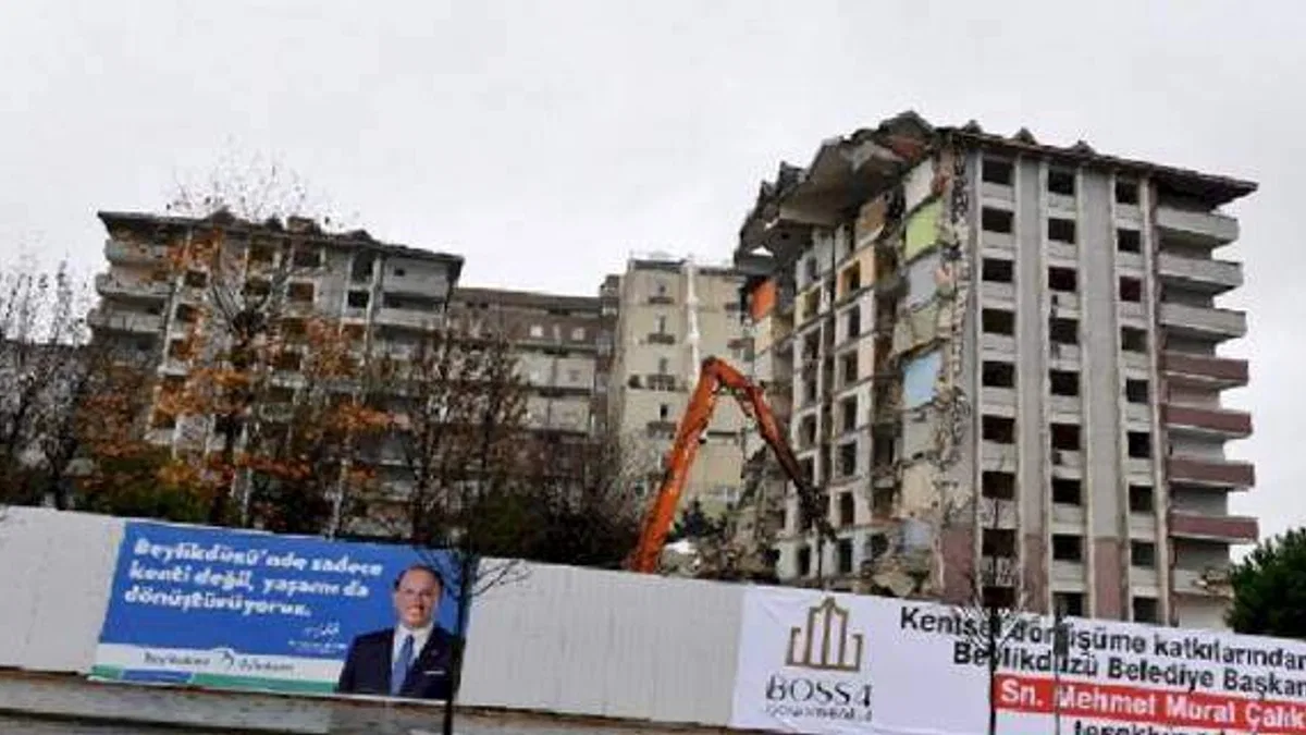 Beylikdüzü'nde 71 riskli binanın dönüşümü sürüyor