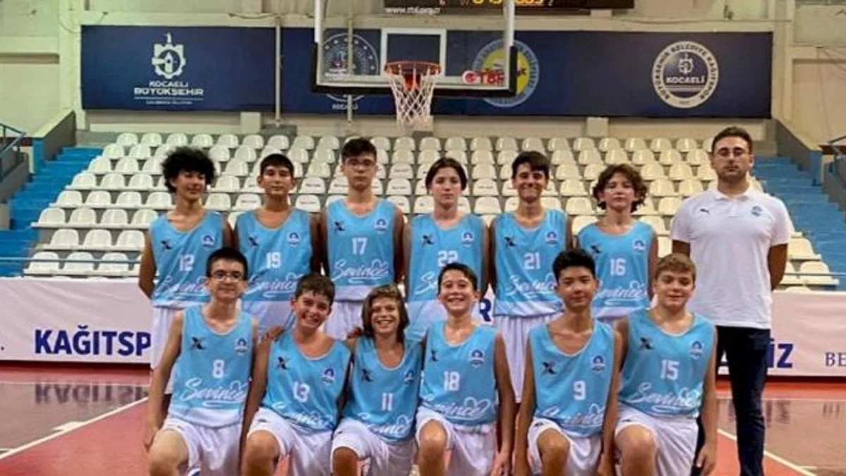 Çayırova basketbol altyapıda da doludizgin