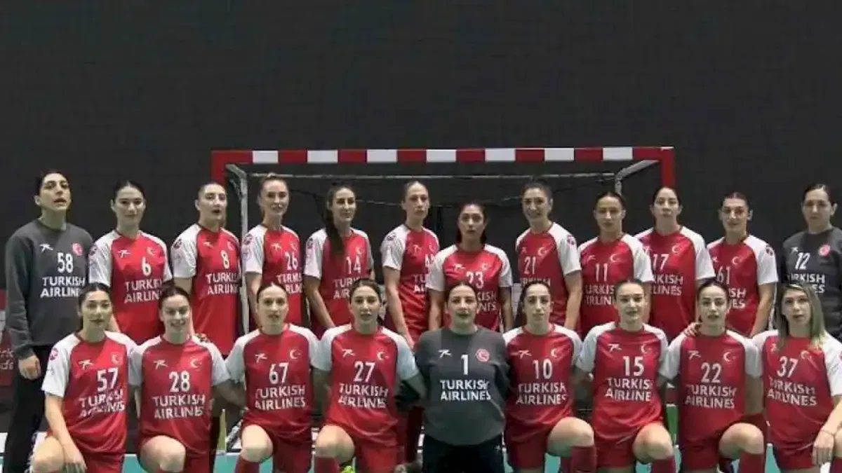 A Milli Kadın Hentbol Takımı, medya ile bir araya geldi