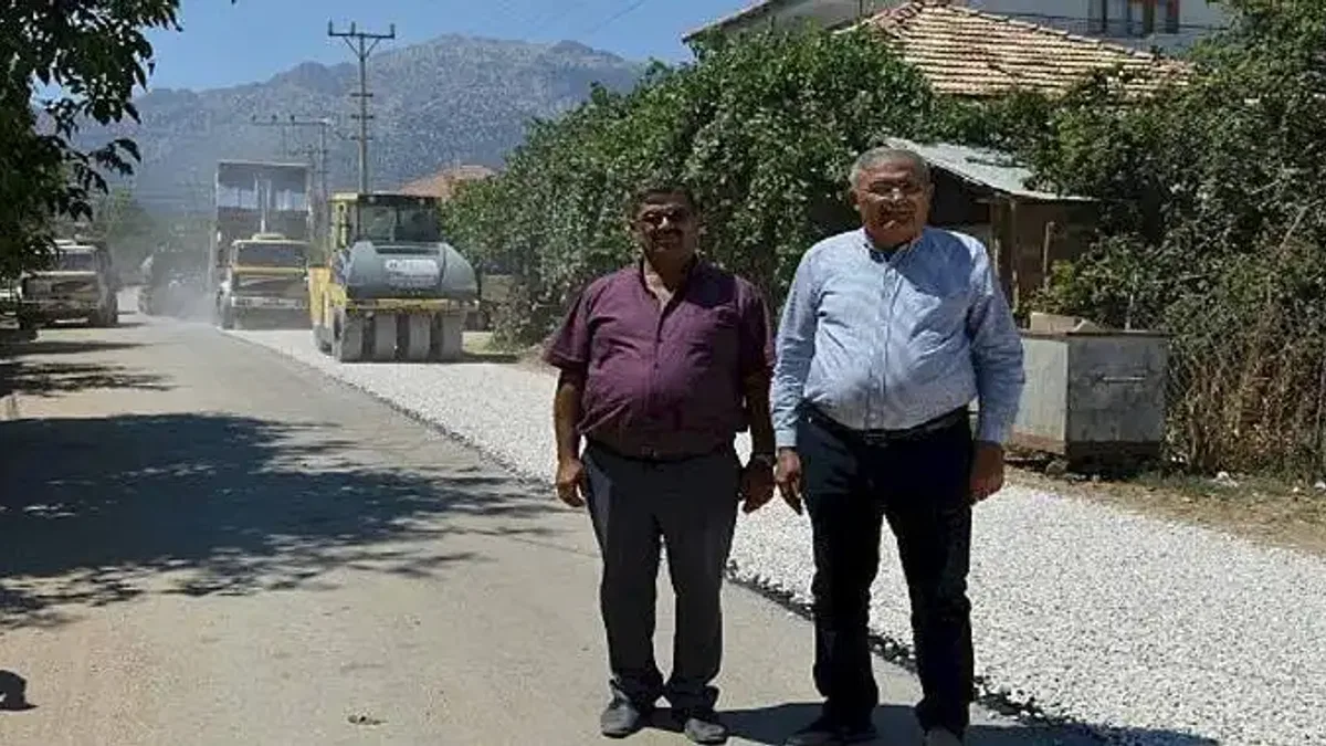 Salur Mahallesi yenilenen yollarla güvenli ve konforlu ulaşıma kavuşuyor