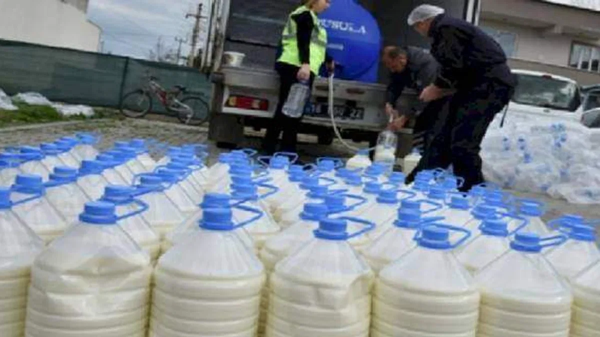 Bursa Mustafakemalpaşalı üreticilerden 2 ton süt bağışı