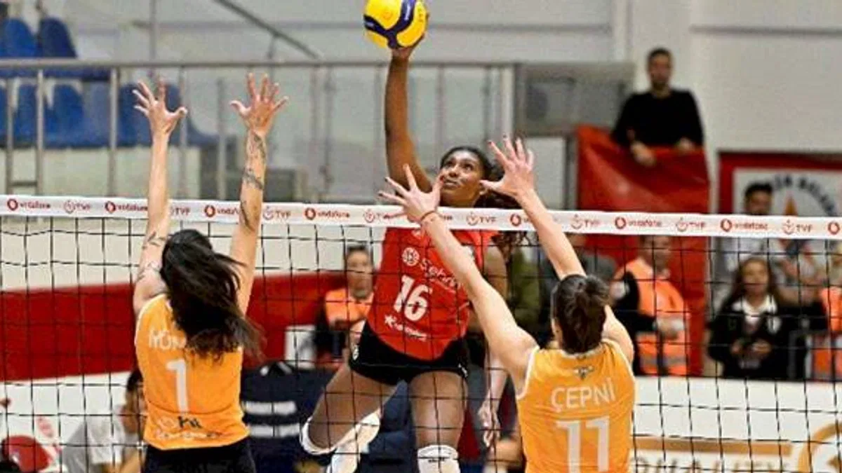 Muratpaşa'nın Sultanları PTT'yi mağlup etti