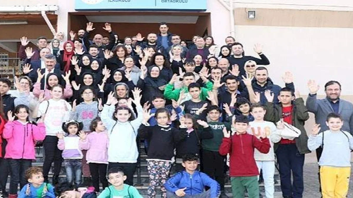 Kocaeli Büyükşehir'den personeline işaret dili eğitimi