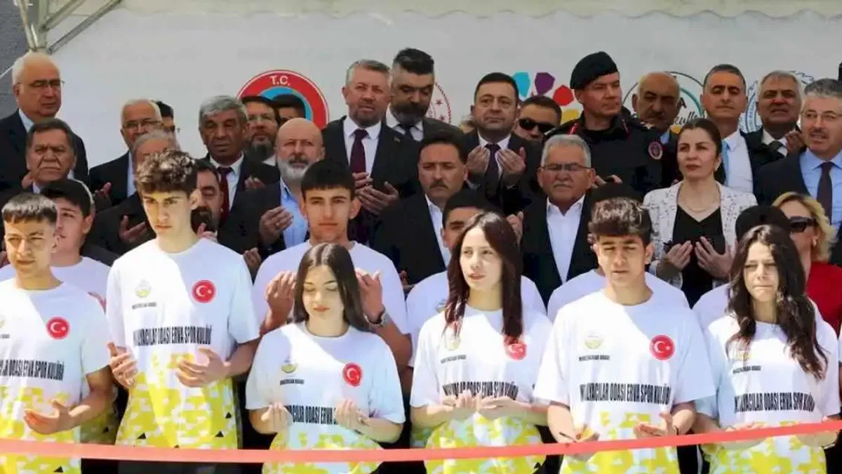 Kayseri'de "Mobilyacılar Odası ERVA Spor Okulu" açıldı