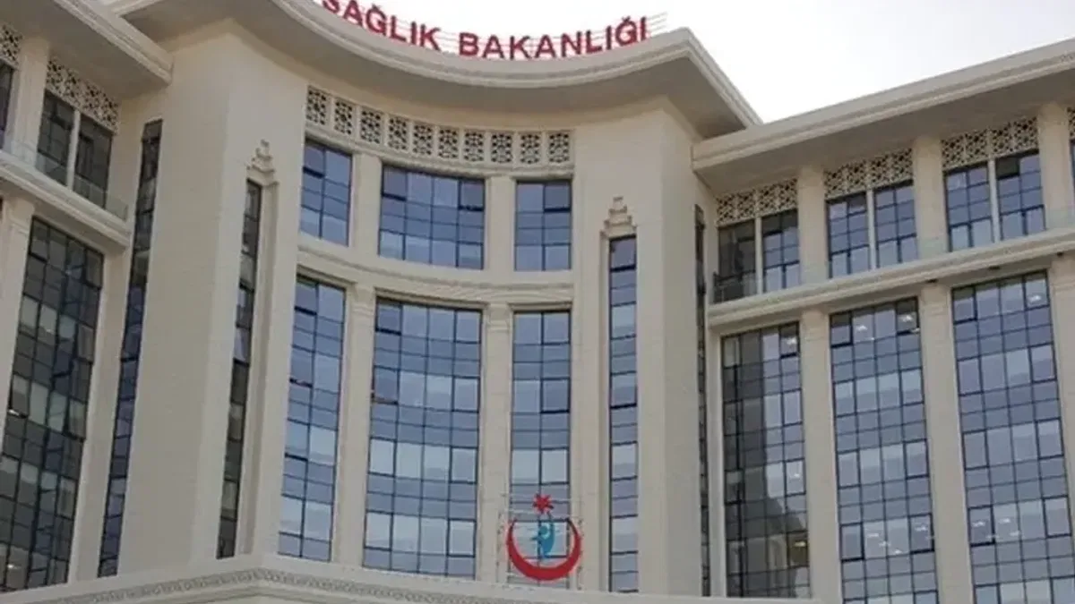 Türkiye’den İran’a 6 tırlık sağlık yardımı