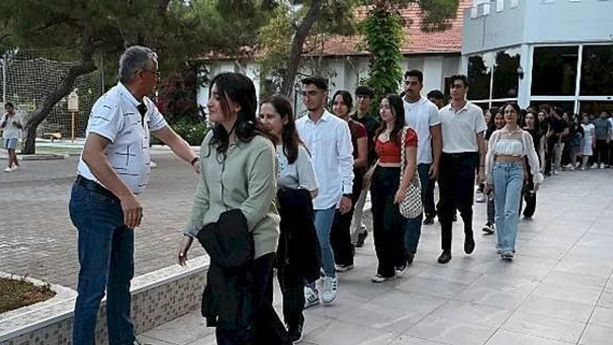 Başkan Topaloğlu'ndan öğrencilere motivasyon yemeği