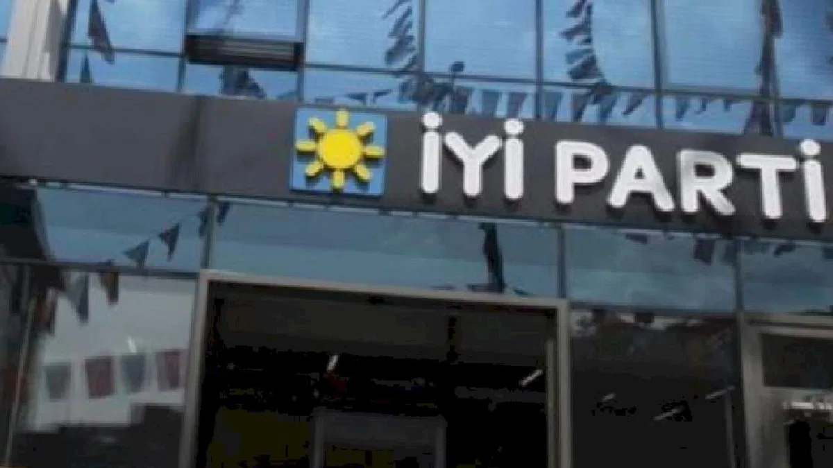 İYİ Partililerden istifa dalgası!