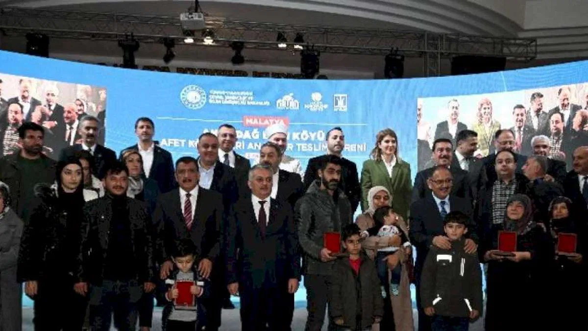 Afet köy evleri sahiplerine teslim ediliyor