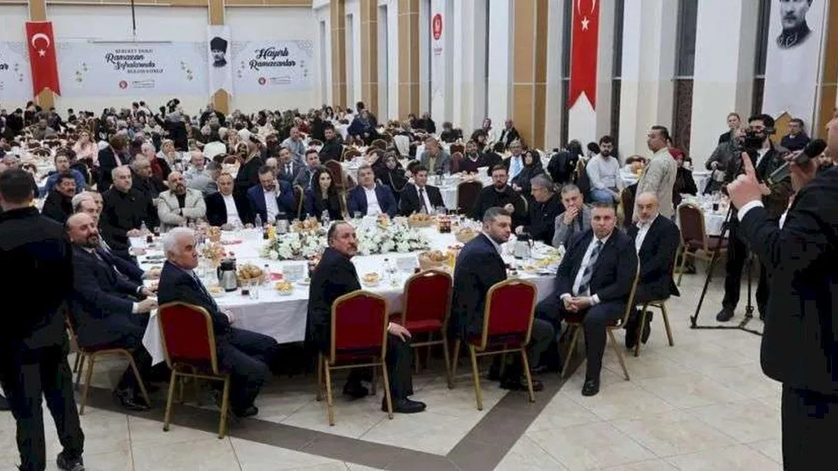 Başkan Özarslan, Başkent’in ilçeleriyle iftar sofrasında buluştu