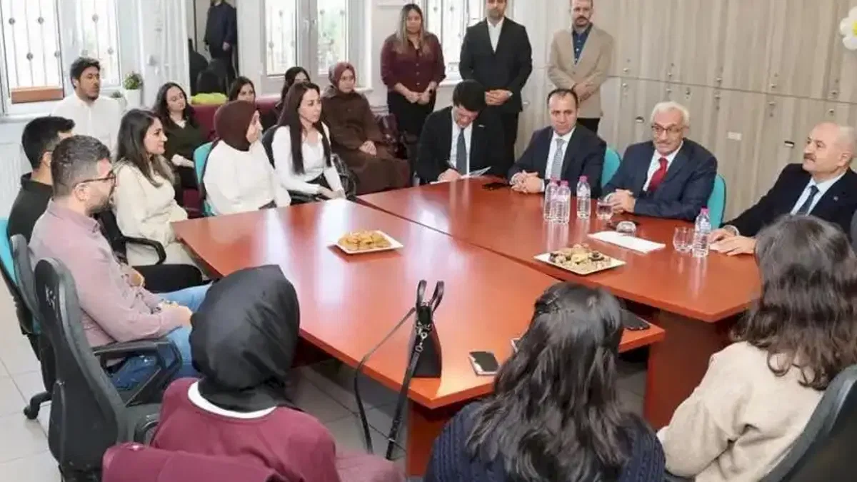 Gebze'de Başkan Büyükgöz'den okullara ziyaret