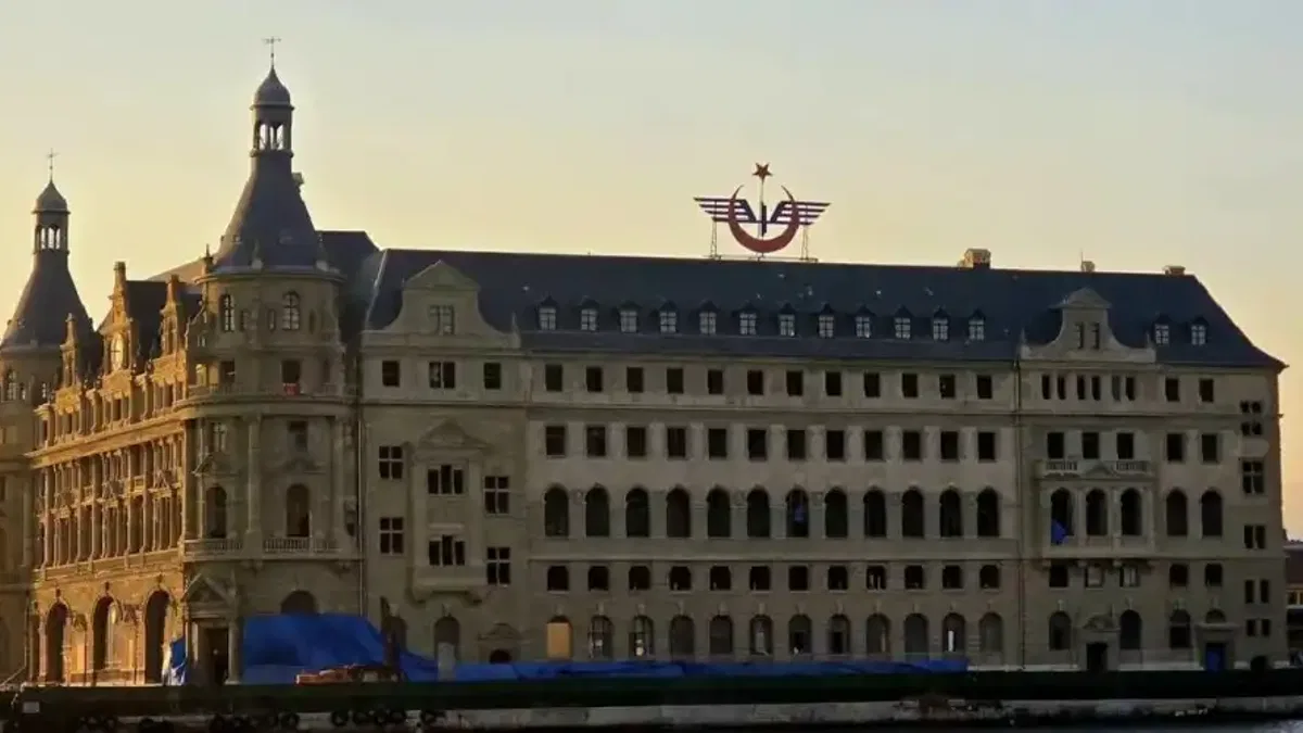 Haydarpaşa Garı'nda restorasyonda iskeleler kaldırıldı