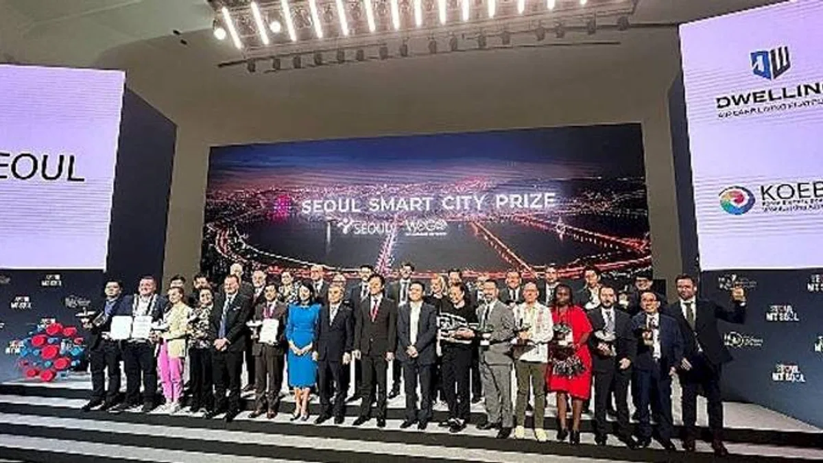 Güney Kore'den Başkan Altay'a "Akıllı Şehir Liderlik Ödülü"