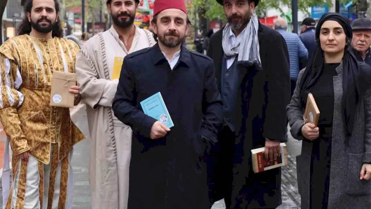 Roman kahramanlarını bildiler, kitapları kazandılar