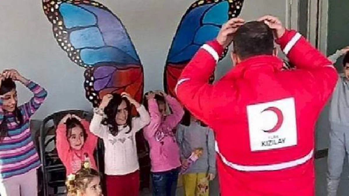 Kızılay'ın Psikososyal Destek Ekipleri Ruhsal Travmalara Karşı Bölgede Psikolojik İlk Yardım Veriyor