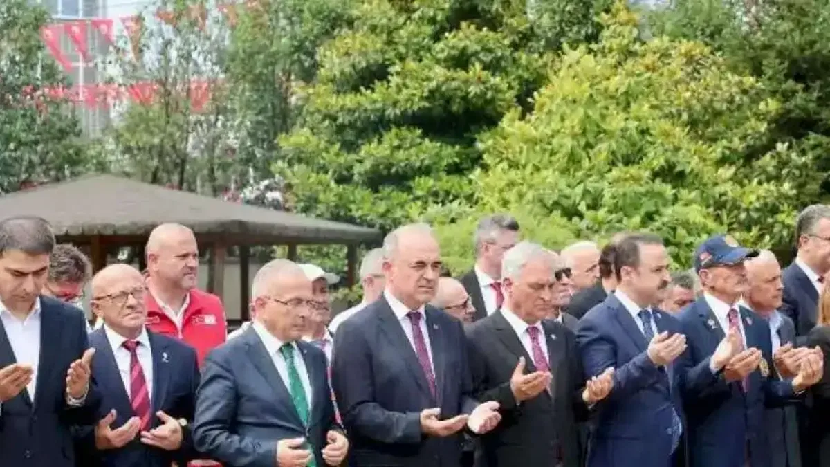 15 Temmuz şehitleri dualarla yad edildi