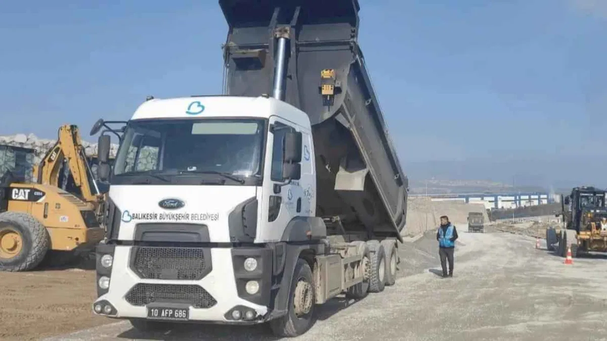 Balıkesir Büyükşehir’den OSB’de Hummalı Çalışma