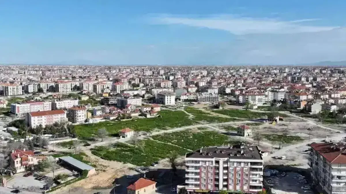 Konya'da kentsel dönüşüm alanına yakın mercek
