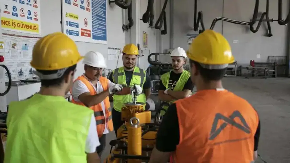 Mersin’de ‘Genç Adım’ projesiyle gençlere yeni fırsatlar