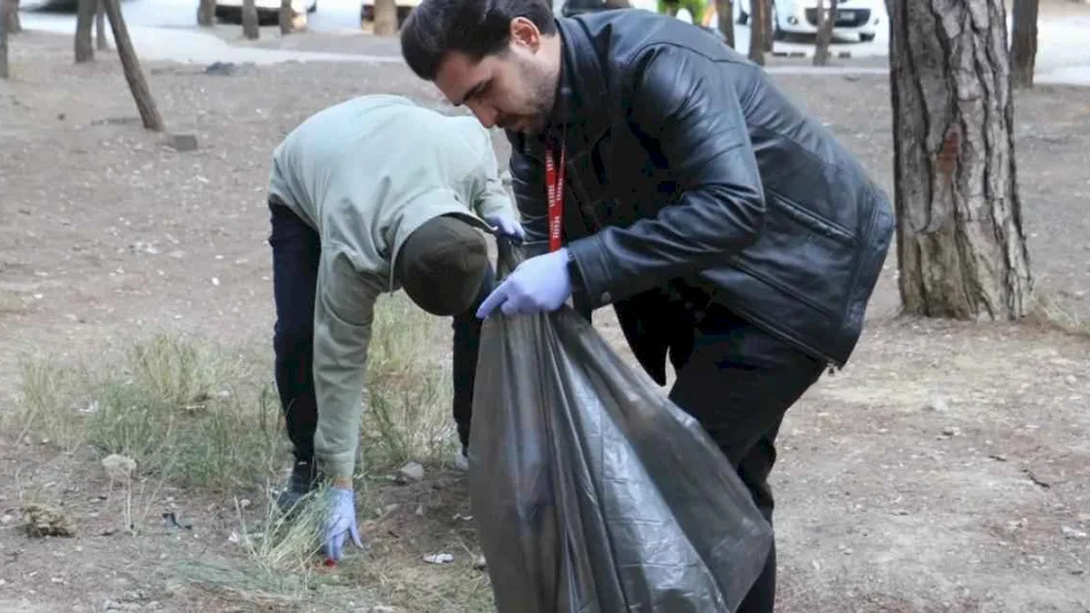 Gönüllülerden çevre temizliği kıvılcımı
