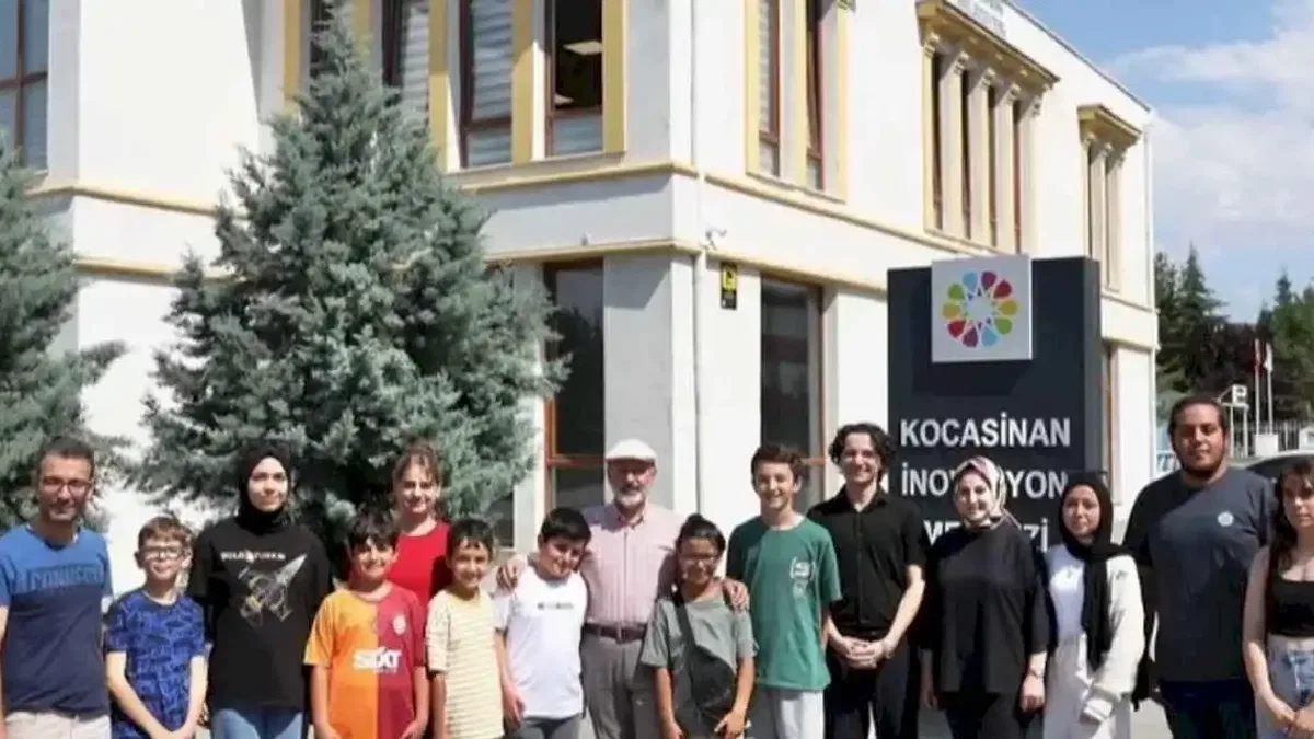 Başkan Çolakbayrakdar, “Geleceğin bilim adamlarını ve mühendislerini yetiştiriyoruz”
