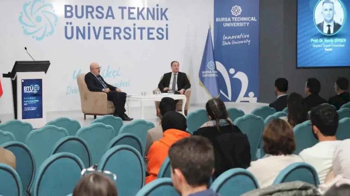 'BTÜ Konuşmaları'nın konuğu Rektör Şimşek oldu