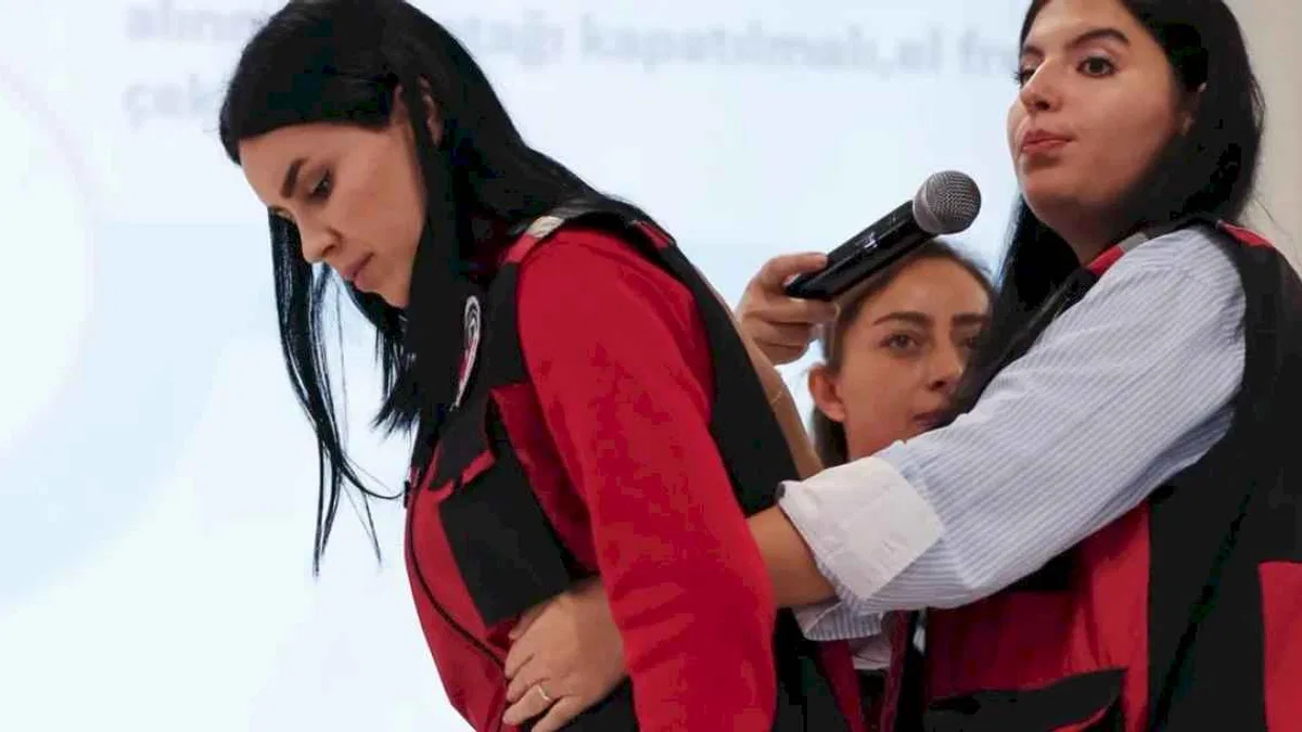 Ankara’da çocuklara güvenli okul ve ilk yardım bilinci kazandırıldı