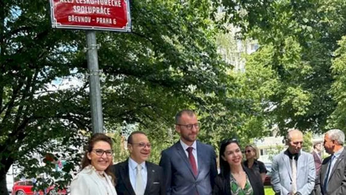Önce Prag’da açıldı şimdi Muratpaşa’da