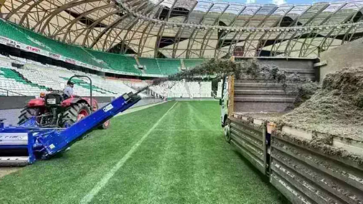 Konya Büyükşehir Stadı'nda renovasyon çalışmaları
