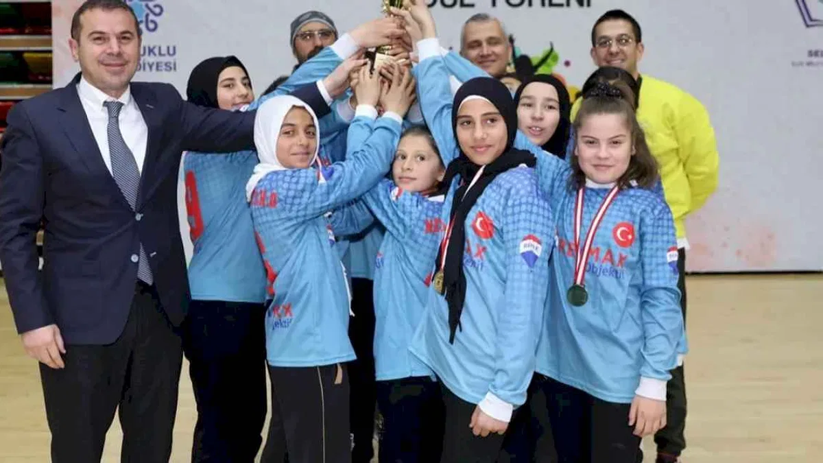 Konya Selçuklu'da geleneksel çocuk oyunları