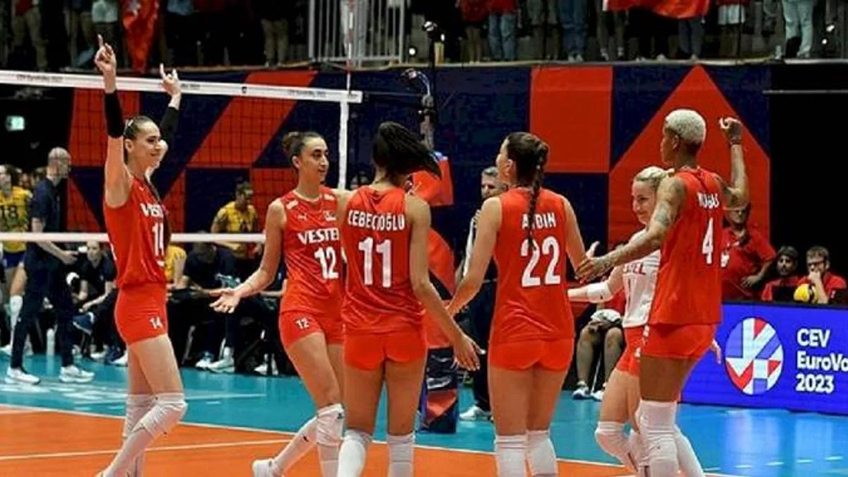 Türkiye-Azerbaycan voleybol maçı CANLI İZLE