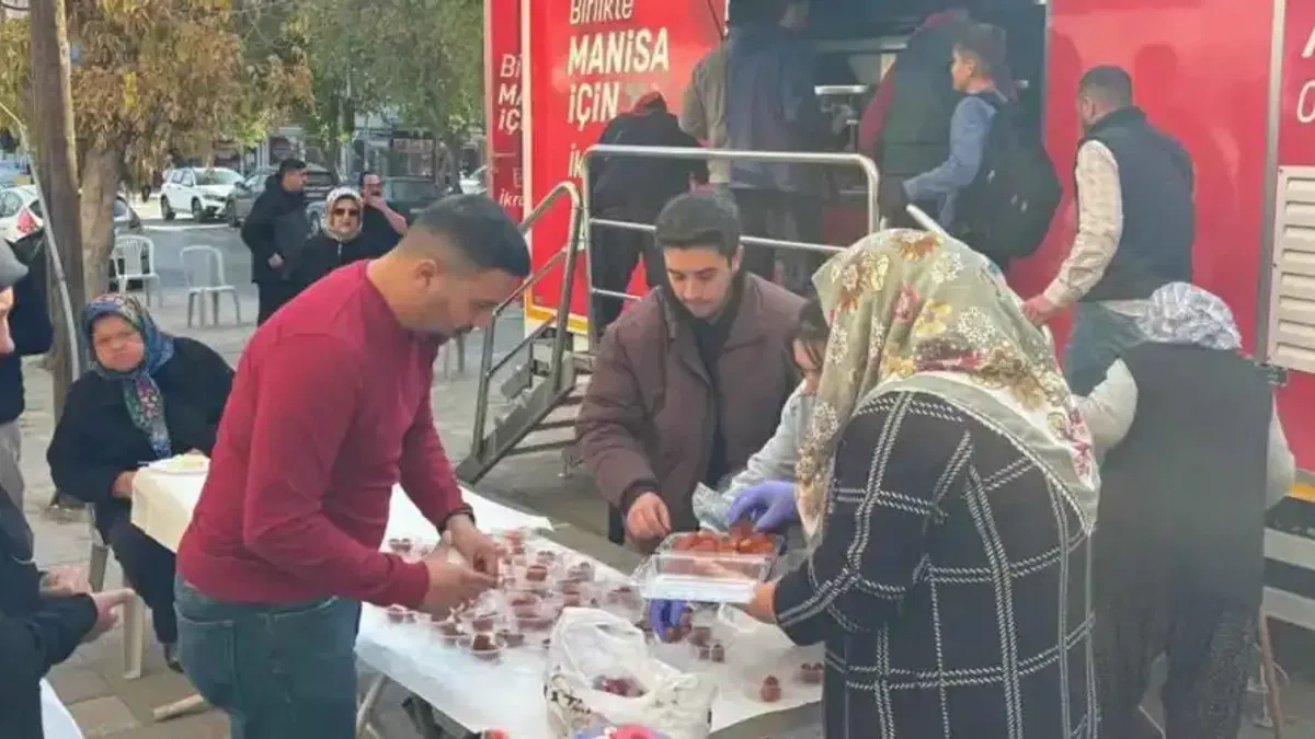 Manisa'da şehit Jandarma Uzman Çavuş için pilav hayrı